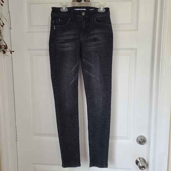 YMI: Wanna Betta Butt? Woman's Mid Rise Skinny Jeans, Size: 5, Color: Black - Picture 3 of 15